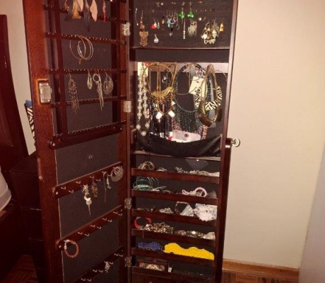JEWELRY CUPBOARD FROM CIELO - R550 (C BENONI)