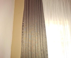 4 DROPS OF GREY LINED CURTAINS - 2.5M DROP, 5M LENGTH - R800 (C BENONI)