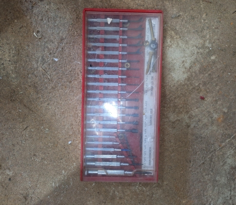 (116- S/OORD OB)- LN SCREWDRIVER SET- R 70