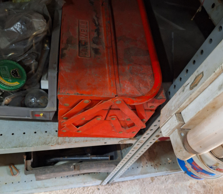 (138- S/OORD OB)- RED TOOLBOX- R 350