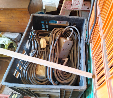(139- S/OORD OB)- ELECTRICAL CORDS( BLACK BOX)- R 250
