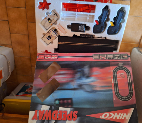 (H 41- S/OORD)- NINCO SPEEDWAY RACING CAR SET- R 200