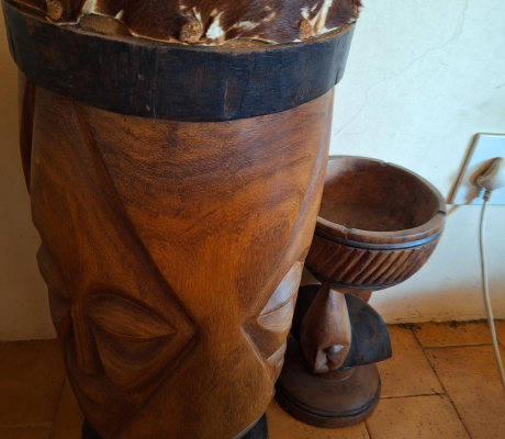 (H 44- S/OORD)- AFRICAN ART DRUM- R 200