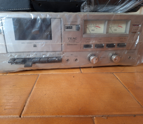 (H 51- S/OORD)- TEACK A-105AC STEREO CASSETTE DECK- R 250