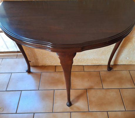 (105- S/OORD H)- HALF MOON TABLE- R 450