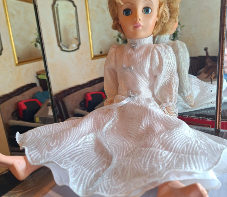 (110- S/OORD H)- VINTAGE DOLL- R 50