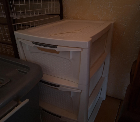 (102- S/OORD H)- WHITE 3 DRAWER STORAGE- R 100