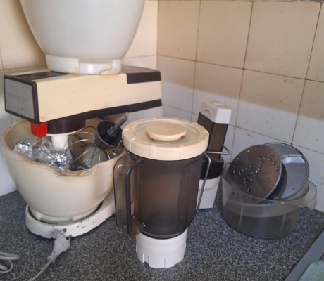 (Brakpan ) - KITCHEN STUFF - PRICE ON DAY