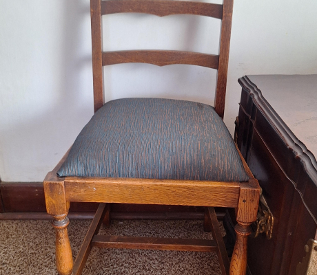 (Brakpan ) - Table and four chairs (back verandah)  R 1200