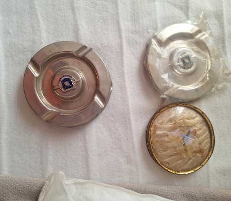 (Brakpan ) - 3 ASHTRAYS ON OFFER