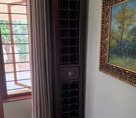 (LF16) Set of large standing mahogany wood wine cupboards