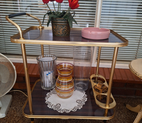 (ALB - 8) DRINKS TROLLEY  R490