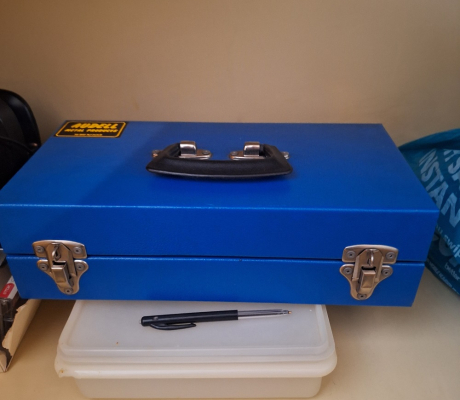 (ALB - 30) METAL BLUE BOX  R50