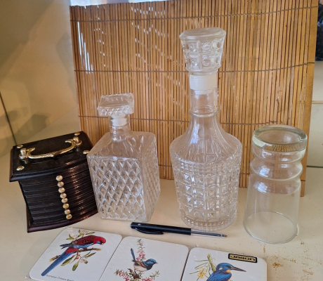 (ALB - 44) WHISKEY DECANTERS AND COASTER SET  R300
