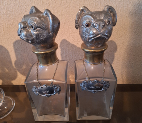 (ALB - 53) GIN AND WIHISKY DECANTER SET  R400
