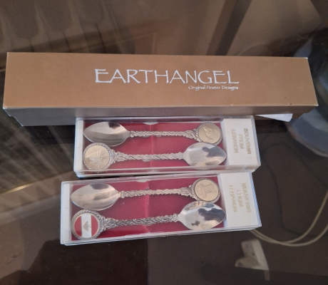 (ALB - 60) EARTH ANGEL AND COLLECTABLE SPOON SET  R50