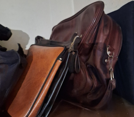 (ALB - 89) VARIOUS HAND BAGS  POD