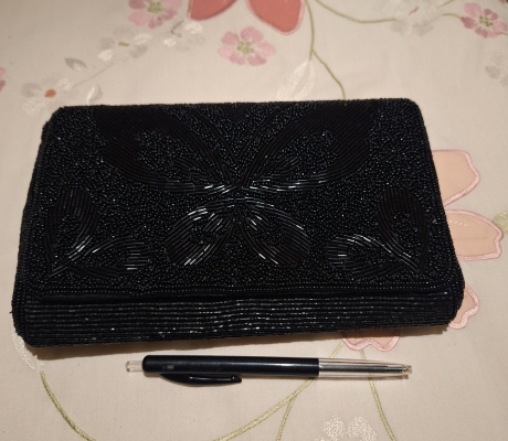 (ALB - 100) BEADED CLUTCH HANDBAG  R50