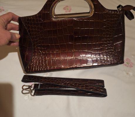 (ALB - 101) BURGANDY HANDBAG  R50
