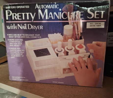 (ALB - 113) PRETTY MANICURE SET  R30