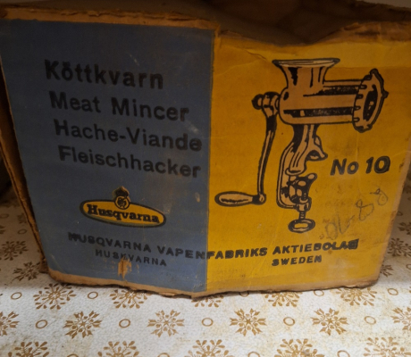 (ALB - 146) NO 10 MEAT MINCER  R150