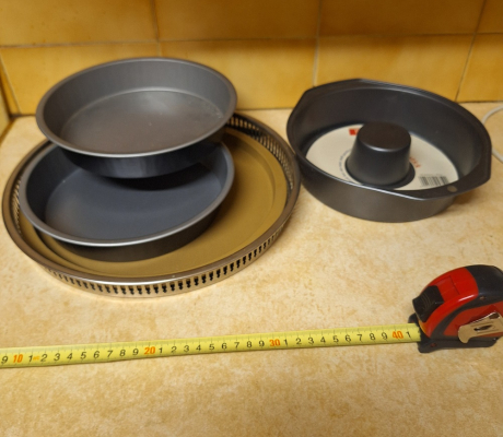(ALB - 152) BAKING TRAYS  R70