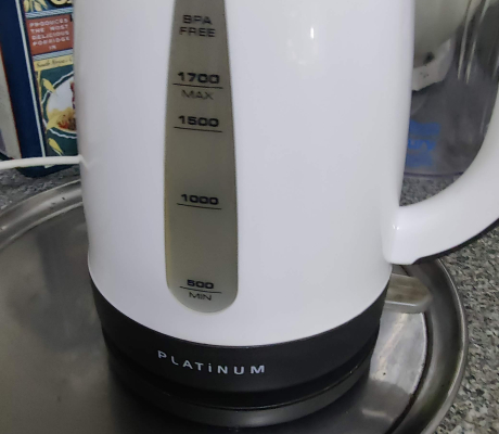 (Brakpan ) - Kettle  R 100