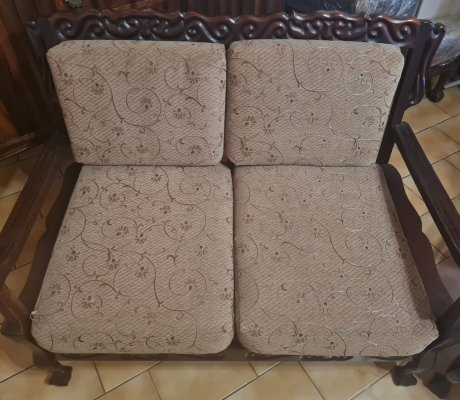 (111- S/OORD H)- 2 SEATER BALL AND CLAW COUCH LIGHT BEIGE - R 1000