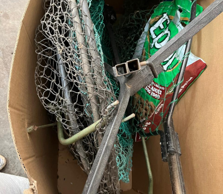 (G 4- S/OORD)- FISHING NETS AND STANDS- R 200