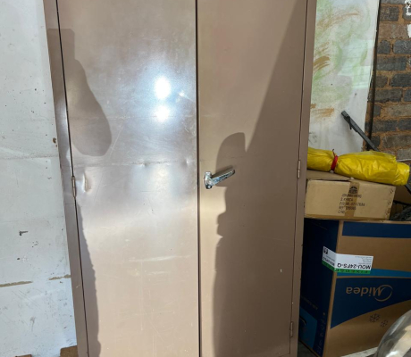(G 1- S/OORD)- STEEL STATIONARY CABINET- R 590
