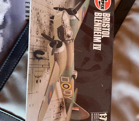 (H 30- S/OORD)- BRISTOL BLENHEIM IV 1:72 MODEL KIT- R 100