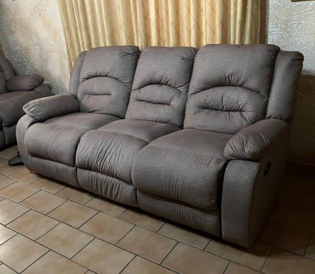 (H 58- S/OORD)- 3 SEATER RECLINER COUCH - R 3000