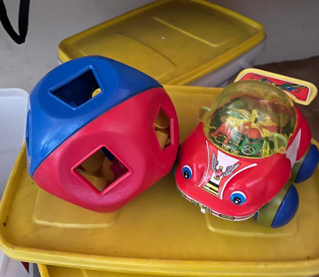 (H 38- S/OORD)- TUPPERWARE O SHAPE TOY- R 80