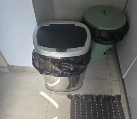 ELECTRIC NO TOUCH BIN (EOA) WAS R900 NOW R500