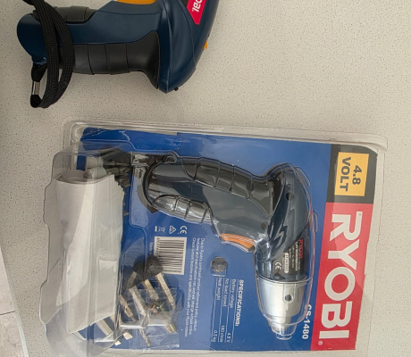 2 X RYOBI SCREWDRIVER  (EOA)