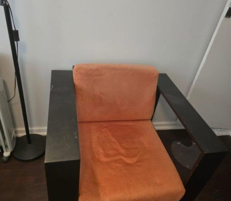 (BI30) Orange & Black chair