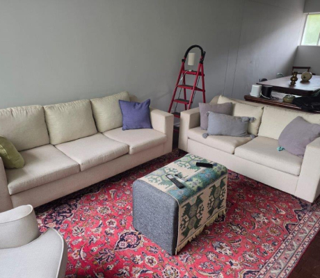 (BI1) 3 and 2 seater cream lounge suite