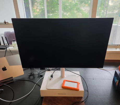 (BI16) Dell 24" Monitor