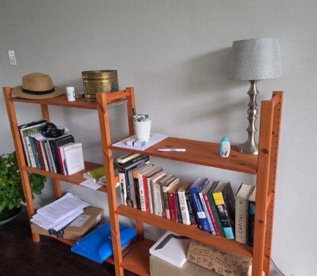 (BI9) Wooden shelving unit