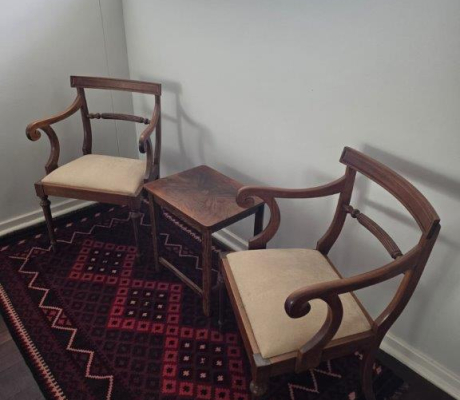 (BI12) Chairs & side table