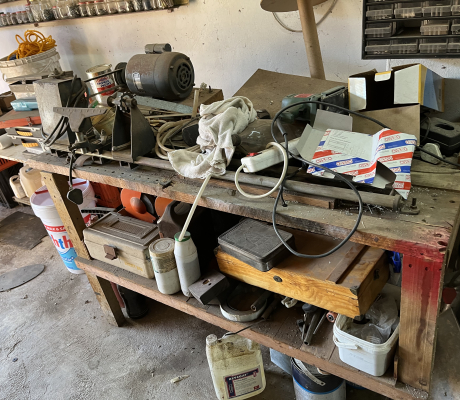 (16- SUIDEROORD)- WORK BENCH WITH WOOD LATHE- R 1000