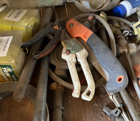 (17- SUIDEROORD)- VARIOUS SMALL TOOLS- POD