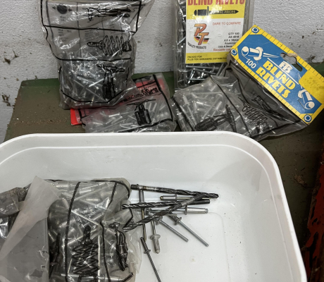 (36- SUIDEROORD)- VARIOUS BLIND RIVETS- R 50
