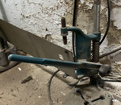 (37- SUIDEROORD)- DRILL PRESS STAND- R 200