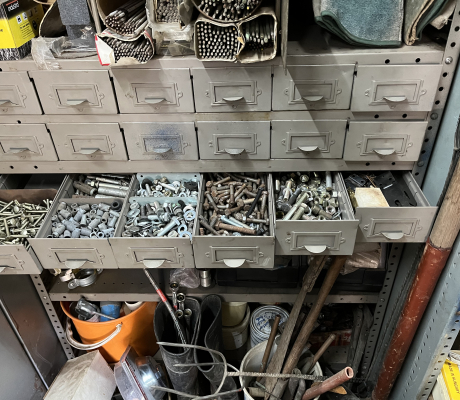 (65- SUIDEROORD)- VARIOUS BOLT AND SCREWS (IN DRAWERS)- POD