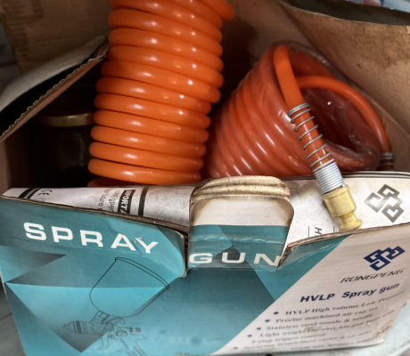 (73- SUIDEROORD)- SPRAYGUN - PIPES- POD