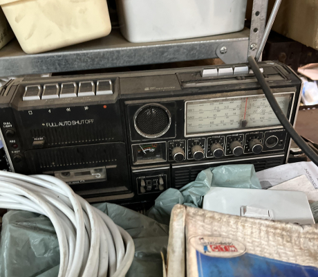(80- SUIDEROORD)- VINTAGE BLACK RADIO- R 80