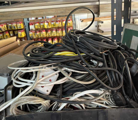 (94- SUIDEROORD)- VARIOUS ELECTRICAL ITEMS- R POD