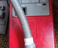 (Brakpan ) - Vacuum cleaner  R 300