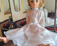(110- S/OORD H)- VINTAGE DOLL- R 50